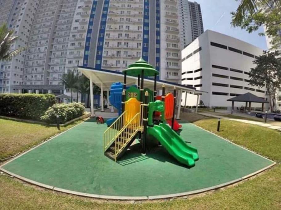 Grass Residences Sm North Edsa And Trinoma Кесон Сити Екстериор снимка